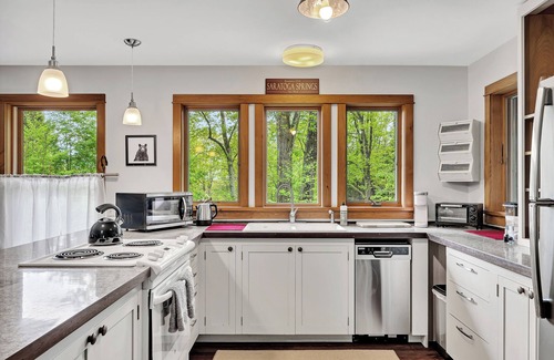 Saratoga Springs House | Saratoga Springs Guesthouse, 8 mins to TRACK, SPAC, Downtown, Belmont Beauty in Saratoga Springs