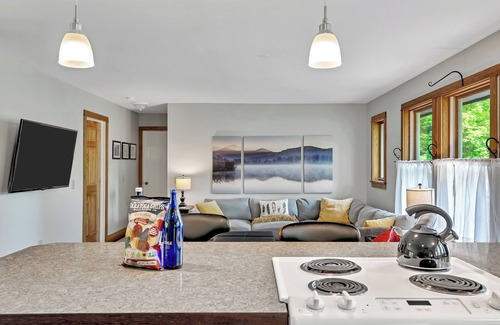 Saratoga Springs House | Saratoga Springs Guesthouse, 8 mins to TRACK, SPAC, Downtown, Belmont Beauty in Saratoga Springs