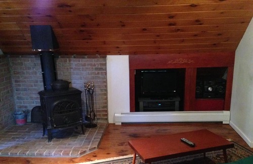 Greenfield Center Apartment | Saratoga Track Season- Beautiful 1 Bedroom Beauty Pet Friendly