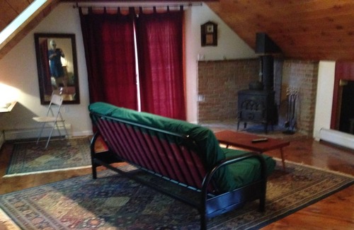 Greenfield Center Apartment | Saratoga Track Season- Beautiful 1 Bedroom Beauty Pet Friendly