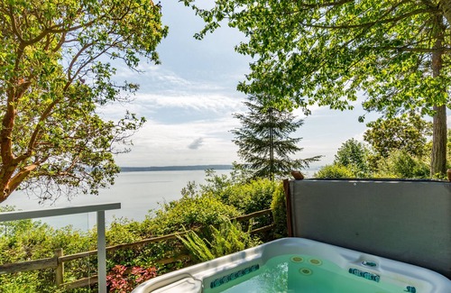 Langley House | Saratoga Vista - Water Views | Hot Tub