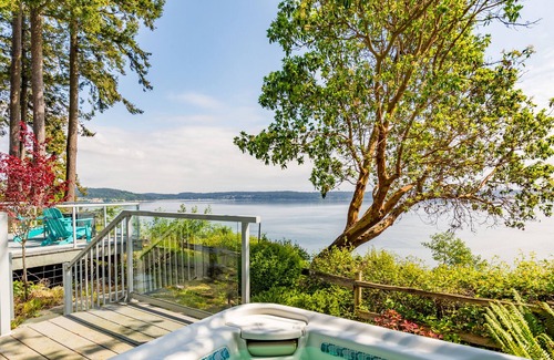 Langley House | Saratoga Vista - Water Views | Hot Tub