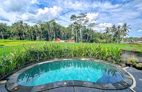 Melayang Villa | Sari Mumbul Villa in the Middle of Rice Fields