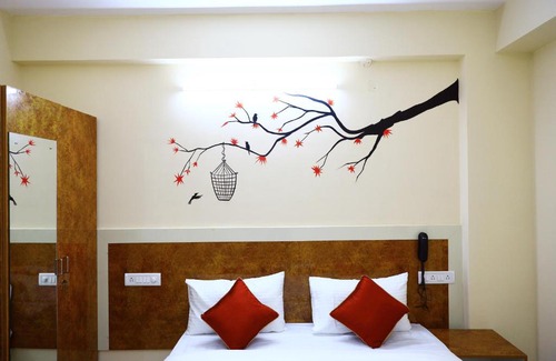 Yeshwanthpur Hotel | Sasthi Suites