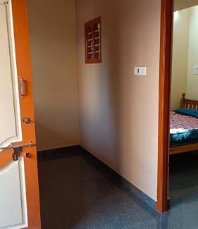 Tiruvannamalai House | Sathya Guest House - 24 Hours Checkin & Checkout
