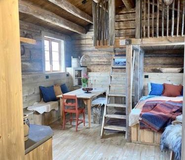 Skjaak House | Sauefjøset - Idyllisk gardstun fra 1800-tallet