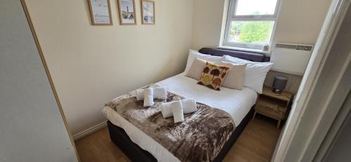 Brunel Apartment | SAV Stays Apartment Two Bed Flat Uxbridge