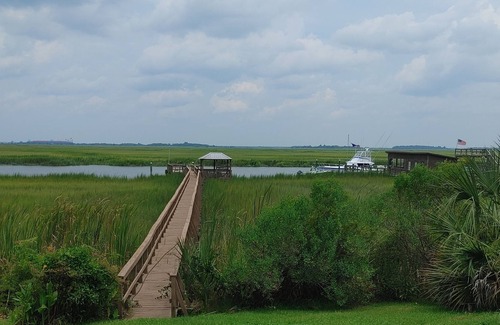 Whitemarsh Island Cottage | SAVANNAH GA ISLAND COASTAL COTTAGE PRIVATE DOCK FISHING GROUPS, SIGHTSEERS