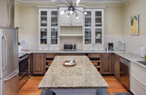 Old West Broad Neighborhood House | Savannah Lez Frederick: Gallery