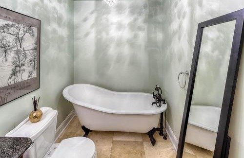 Historic District - North Apartment | Savannah Serendipity
