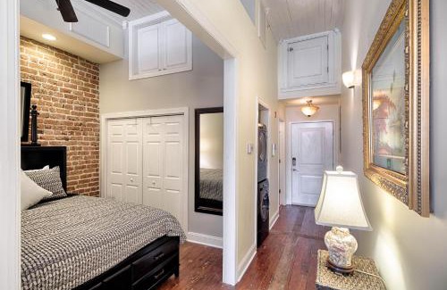 Historic District - North Apartment | Savannah Serendipity
