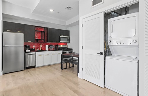 Ironbound District Apartment | Save on 3day Stays - NYC 30 min - Airport 8 min