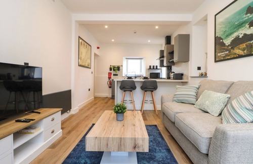 Mullion Cottage | SAVOY BAY, pet friendly, country holiday cottage in Mullion