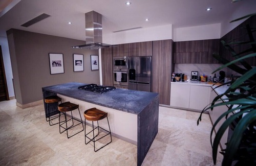 Amapas Condo | Sayan Beach - Luxurious Beachfront Condo - Sleeps 8