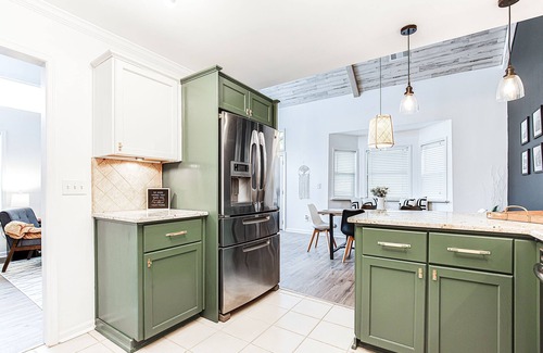 Town Center House | Scandi Chic-mins to KSU/DT, w/King, Pet friendly