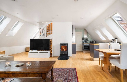 Bergen City Centre Apartment | Scandinavian Hideaway I Private Balcony