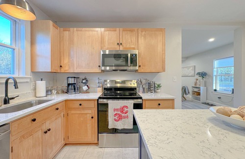 Scarborough House | Scarborough Shores Escape - 4 bedroom home close to Portland