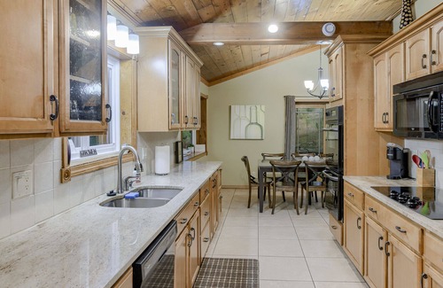 Fort Calhoun House | Scenic and Secluded Acreage Just outside of Omaha