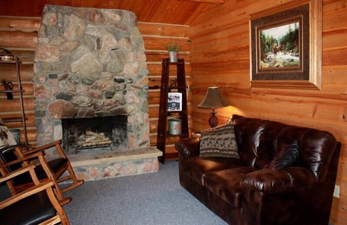 Wapiti Cabin | Scenic guest ranch with cozy cabin located between Cody, Wy and Yellowstone Park