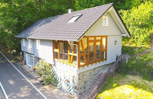 Alzenbach House | Scenic holiday home in Windeck with garden