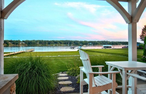 Muskegon House | Scenic Lakehouse on Bear Lake with Access to Lake Michigan