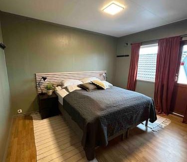 Karmoy House | Scenic Norwegian Getaway - Cozy Home w Garden & All-Day Sun