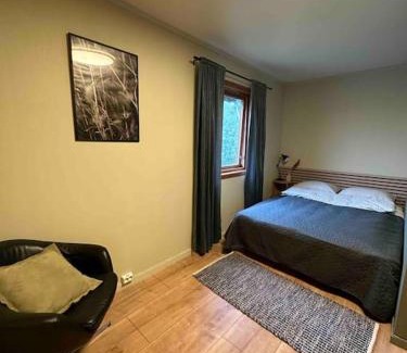 Karmoy House | Scenic Norwegian Getaway - Cozy Home w Garden & All-Day Sun