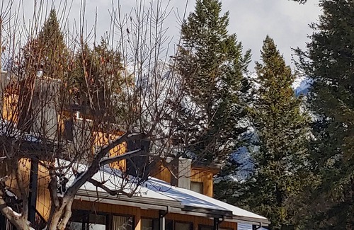 East Kootenay Villa | Scenic Rocky Mountain Location for Christmas Week
