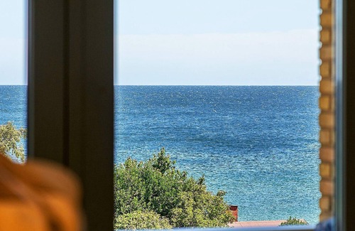 Sandkaas Apartment | Scenic Seaside Retreat in Sandkas-By Traum