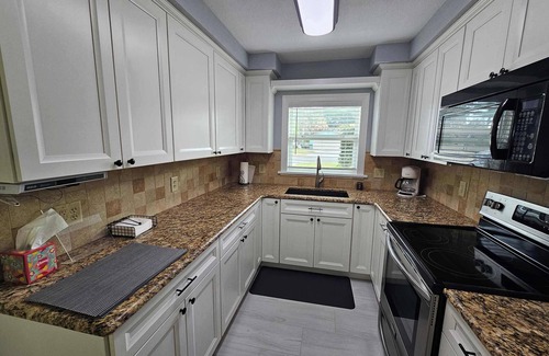 Inverness House | Scenic serenity on the water