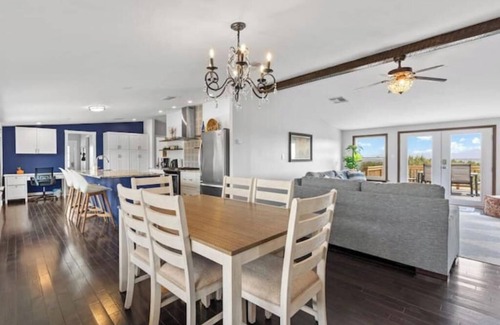 Cerrillos House | Scenic Solitude in the Cerrillos Hills