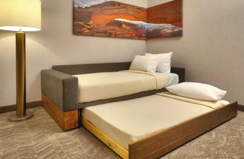 Moab Hotel | Scenic Stay in Moab, Perfect for Exploring Arches & Canyonlands Parks - 4 Units