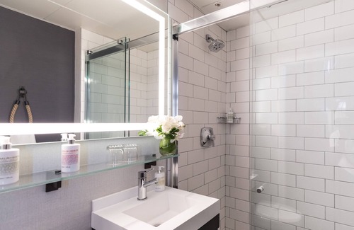 South Beach Hotel | Scenic Stay in San Francisco: Hotel with Valet Parking | Near Downtown