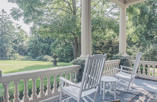 Kingston Hotel | Scenic Views and Modern Comforts! Near Hudson River Maritime Museum