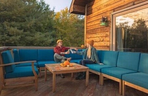 Prattsville Cabin | Scenic Vistas Chalet: Fire pit, Deck, AC, Grillsnn