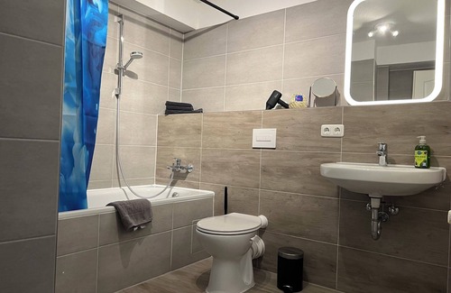 Magdeburg Apartment | Schöne Dachgeschosswohnung im Gastroviertel an der Elbe