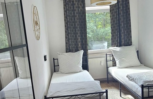 Idar-Oberstein Apartment | Schöne Ferienwohnung in Göttschied. 5 Minuten Gehweg vom Klinikum Idar-oberstein