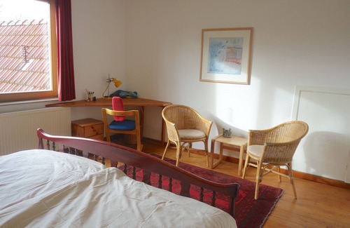 Ottersberg Apartment | Schöne kl. Wohnung in Ottersberg, Schlafzimmer , gr. Wohnküche, Bad