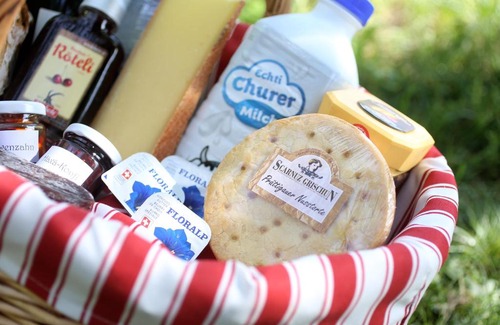 Jenins Bed & Breakfast | Schlaf-Fass Jenins