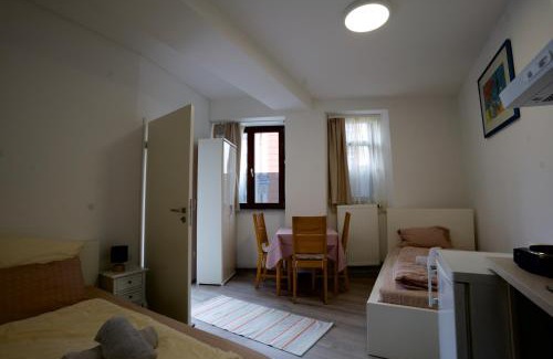 Biebrich Apartment | Schloßpärkchen an der Ecke