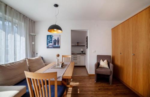 Rabla Apartment | Schnitzer Ferienwohnung Enzian