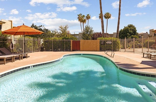 South Scottsdale House | Scott Place - Amazing location, heated pool, vibrant space awaits!