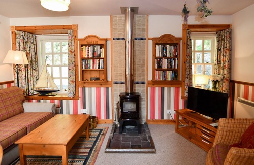 Carradale Cottage | Scottish cottage close to the sea, traditional box bed style, sleeps 2