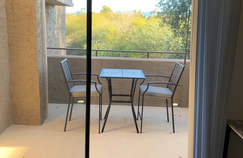 Paradise Valley Village Condo | Scottsdale Beauty 1 bed 1 bath Beautiful new furnishings