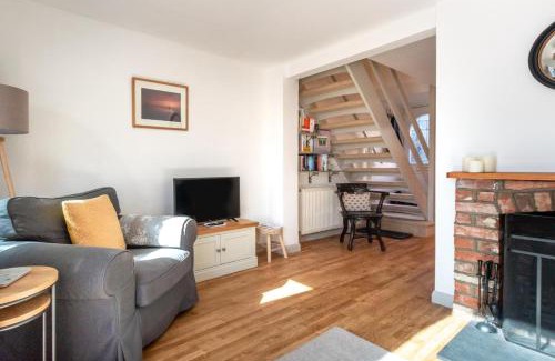 Martlesham Heath House | Scribblers Cottage