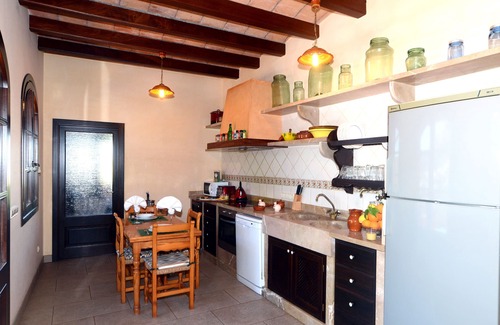 Sineu House | SEÑORIAL HOUSE IN SINEU IDEAL CYCLISTS GARAGE FOR BICYCLES AND SMALL GYM