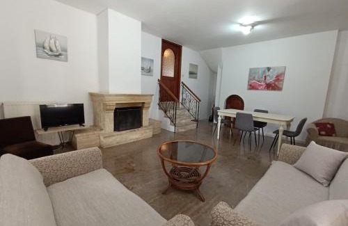 Termenades House | Sea and Field Retreat