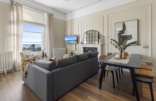 Teignmouth House | Sea Breeze, Luxury Views Seafront Stylish Home