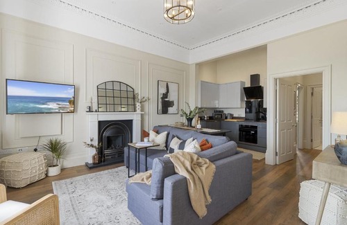 Teignmouth House | Sea Breeze, Luxury Views Seafront Stylish Home