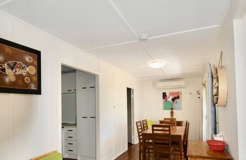 Woodgate House | 'Sea Breeze' on the Esplanade